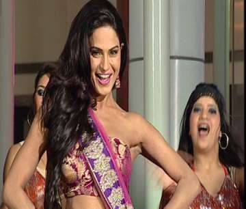 yuvraj singh my favourite says veena malik in india tv show bigg toss
