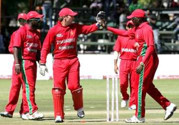 zimbabwe holds south africa to 257 in 2nd odi