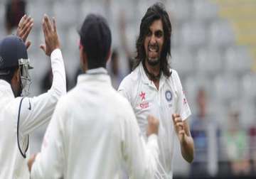 happy with my bowling says ishant