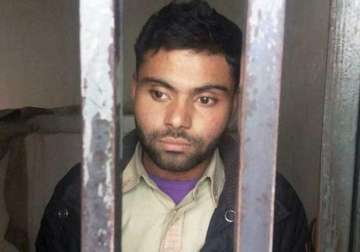 virat kohli s pakistani fan gets bail in indian flag hoisting case