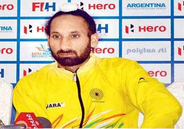 extremely disappointing to lose close matches sardar singh