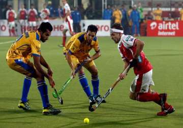 hockey india league punjab warriors register first win beat mumbai magicians 5 3