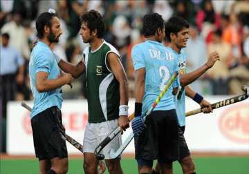 india beats pakistan to stay alive in azlan shah