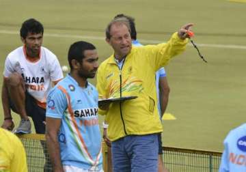 roelant oltmans to be india hockey coach till olympics