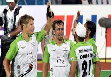 hil 2015 delhi waveriders look to push for semis berth