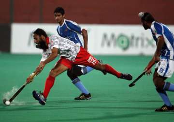 mcc murgappa hockey amir khan s hat trick sees bpcl drub iob