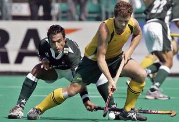 sohail among 14 pak stars to sign up for hockey india league