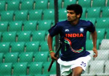 uthappa s last minute goal earns india 2 1 win over s korea