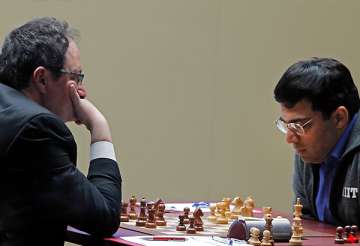 anand plays out third draw against gelfand