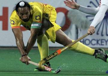 cwg 2014 sardar singh will miss the semi final match after suspension