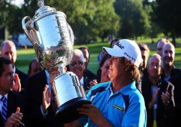 dufner holds off furyk to win pga championship