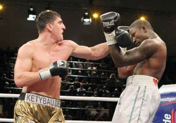 ibf cruiserweight champ hernandez beats ross to keep belt