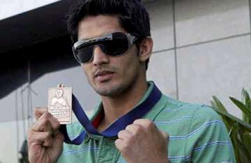 boxer vijender becomes world number one