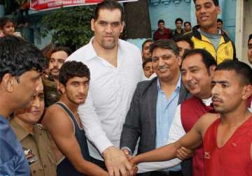 the great khali bats for better infrastructure for wrestling in india