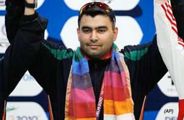 four gold strike by india fails to keep hosts in second spot