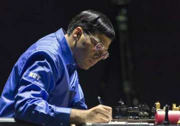 anand carlsen split points in fourth game