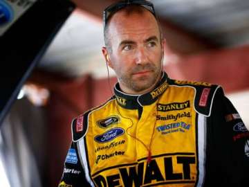 marcos ambrose returns to v8 racing in australia