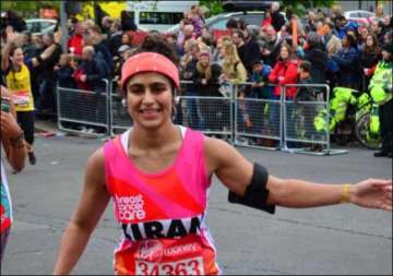 marathon runner who ran without a tampon writes about it.