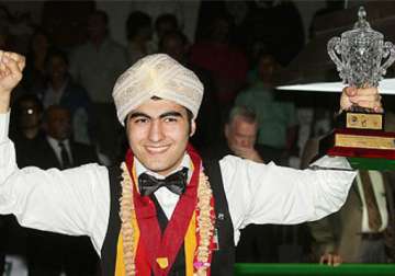 iran s hossein lifts ibsf world snooker title in a thriller