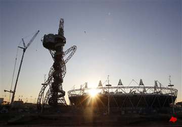 london s olympic orbit towers gets decked in light