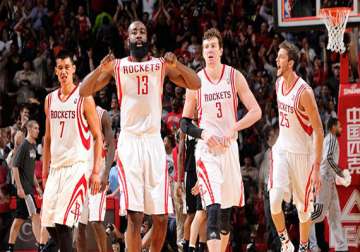 nba rockets come from behind to stun grizzlies