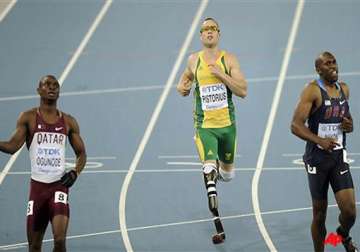 pistorius gets silver in 4x400 relay at worlds