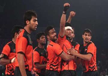 pro kabaddi classy u mumba crush hapless puneri paltan