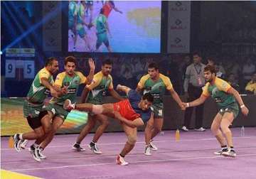 pro kabaddi patna pirates make semis