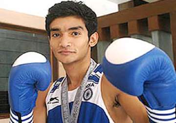 shiva thapa devendro in asian boxing quarters