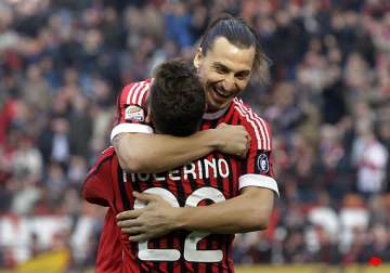 ac milan opens up 4 point lead on juve in serie a