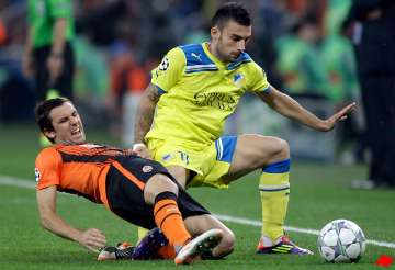 apoel holds shakhtar to 1 1 draw