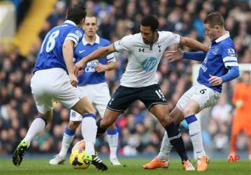 adebayor gives tottenham 1 0 victory over everton