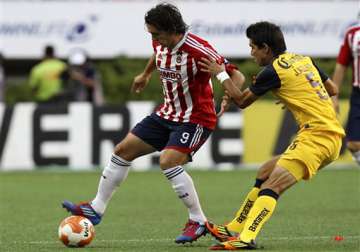 america edges guadalajara chivas 1 0