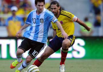 argentina beats colombia messi aguero score
