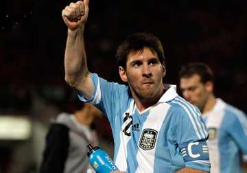 argentina beats chile 2 1 messi scores
