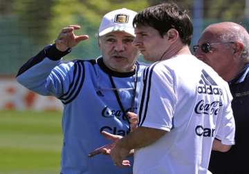 argentine media hails messi sabella for world cup berth
