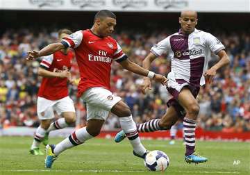 arsenal s oxlade chamberlain out for 6 weeks