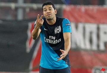 arsenal loses andre santos to injury for 3 months