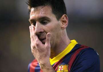 barcelona defends lionel messi offers him a better contract