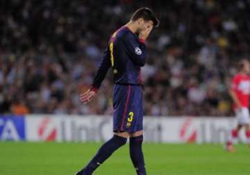 barcelona s pique out for 2 3 weeks with hurt foot