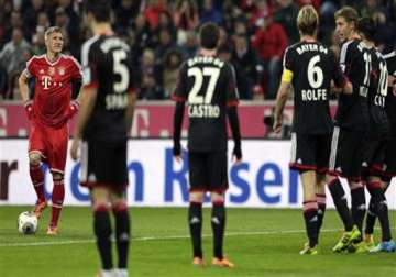 bayern closes in on bundesliga as dortmund loses