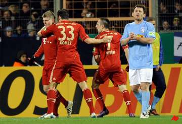 bayern squeezes into german cup quarterfinals