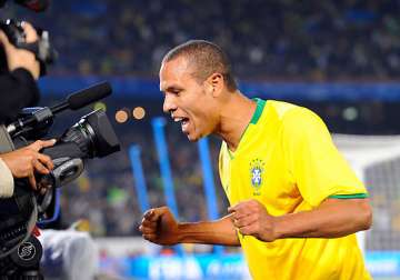 brazil striker fabiano scores late winner for sao paulo