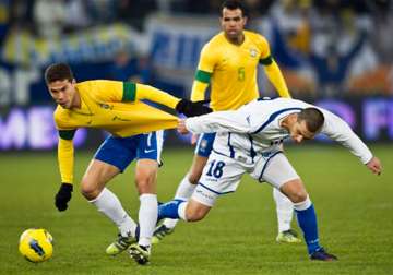 brazil edges bosnia 2 1 in friendly in switzerland
