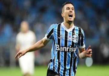 brazilian defender alex telles to join galatasaray reports