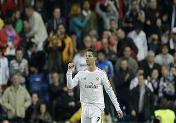 champions league real madrid completes rout of schalke with 3 1 win to enter the quarter final.