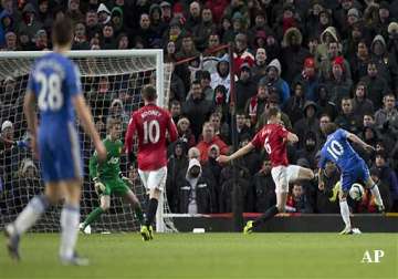 chelsea fights back to draw at united in fa cup