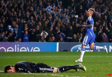 chelsea ousts benfica to set up barca semifinal