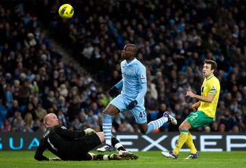 city s 5 star display sinks norwich in epl