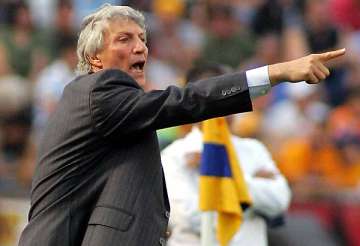 colombia opens coaching job talks with pekerman